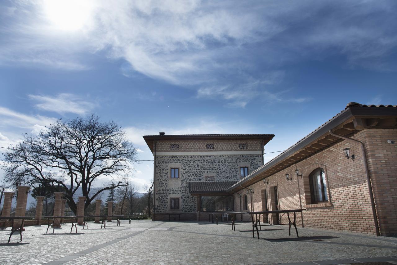 La Tenuta Di Trimalcione Pofi Luaran gambar